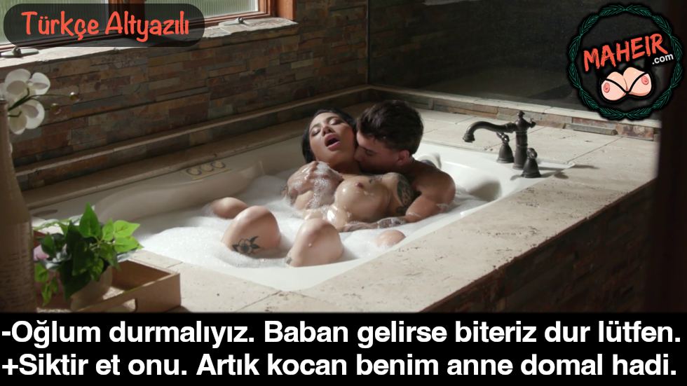 Babamın Yokluğunda Annemi Karım Yaptım Küvette Seks Yaptık