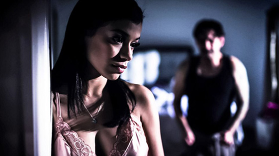 Uykusuz Kalan Üvey Babasına Yardımcı Oluyor Türkçe Altyazılı